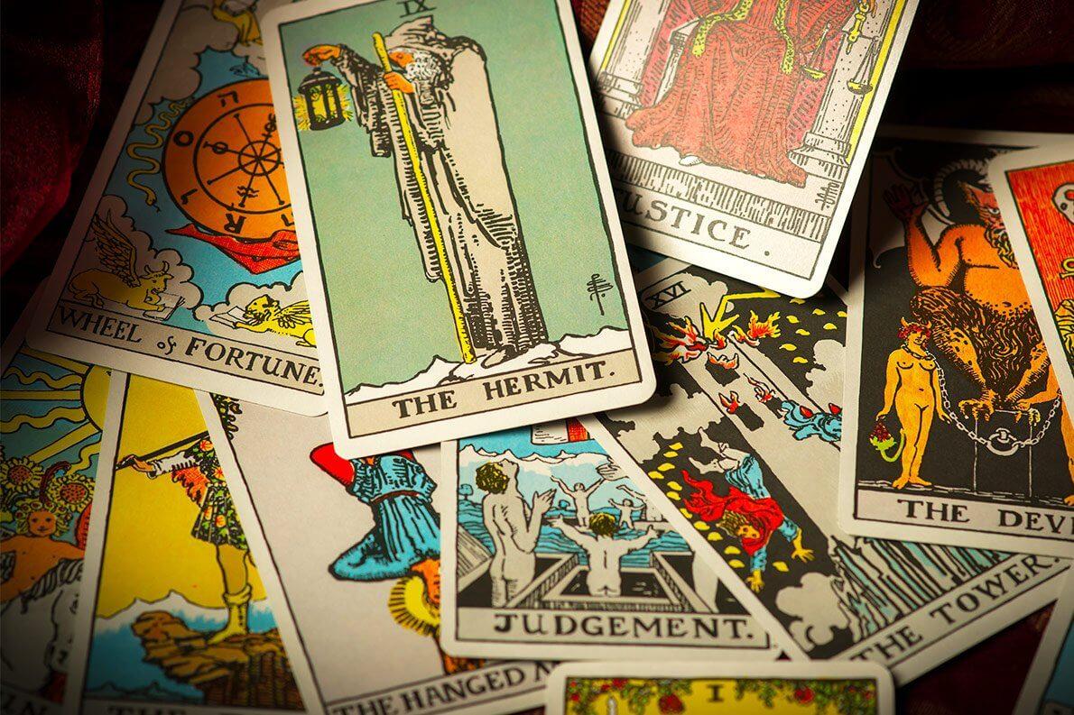 Existem cartas negativas num jogo de Tarot para o amor?