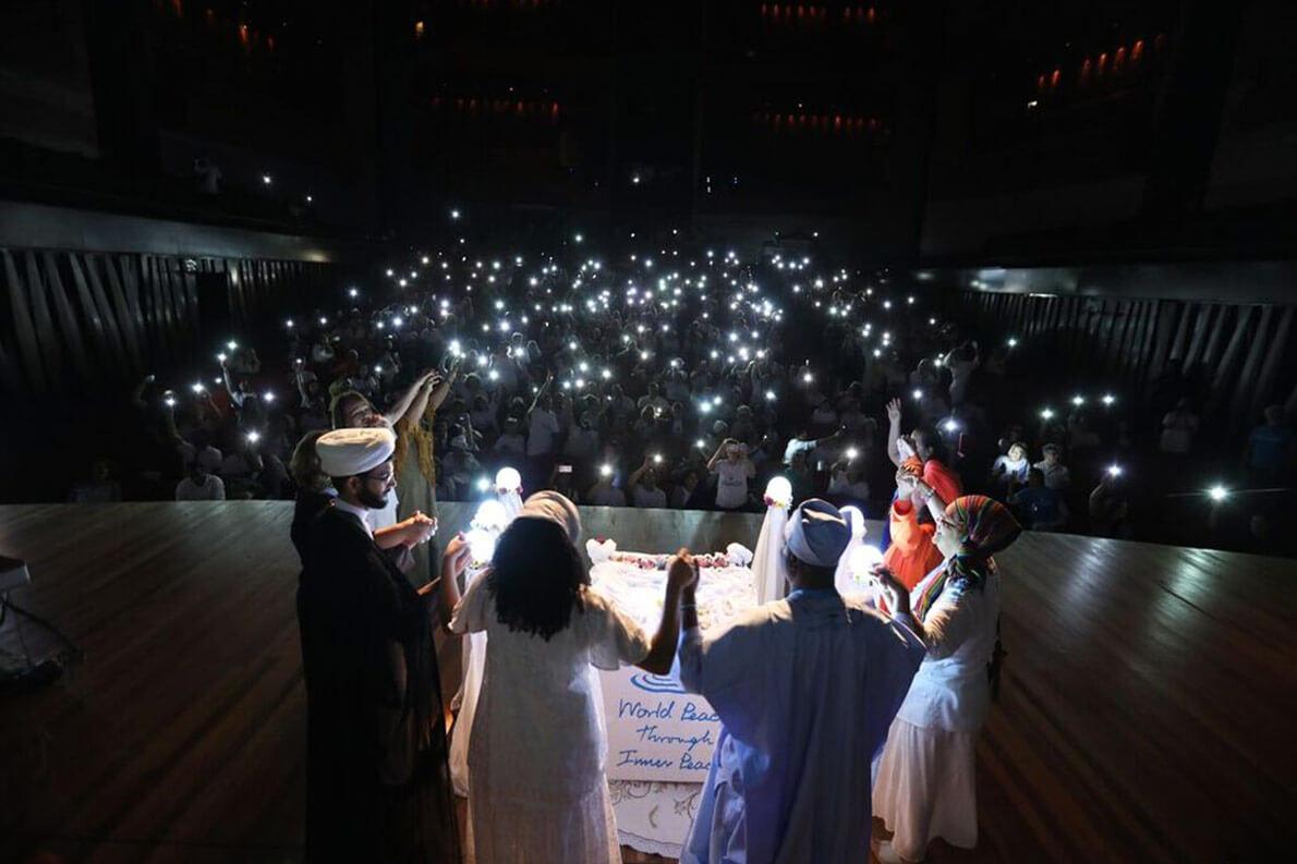 Evento global de meditação tem líderes religiosos juntos pela paz